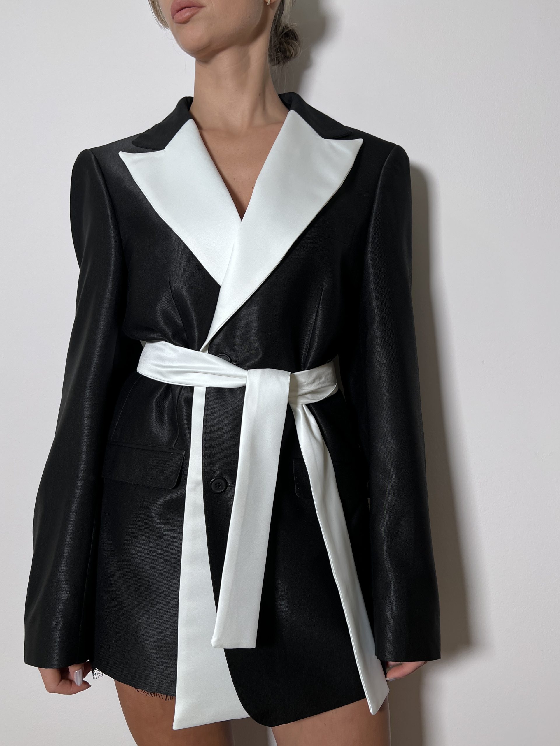 TOXEDO GLOW - Image 3