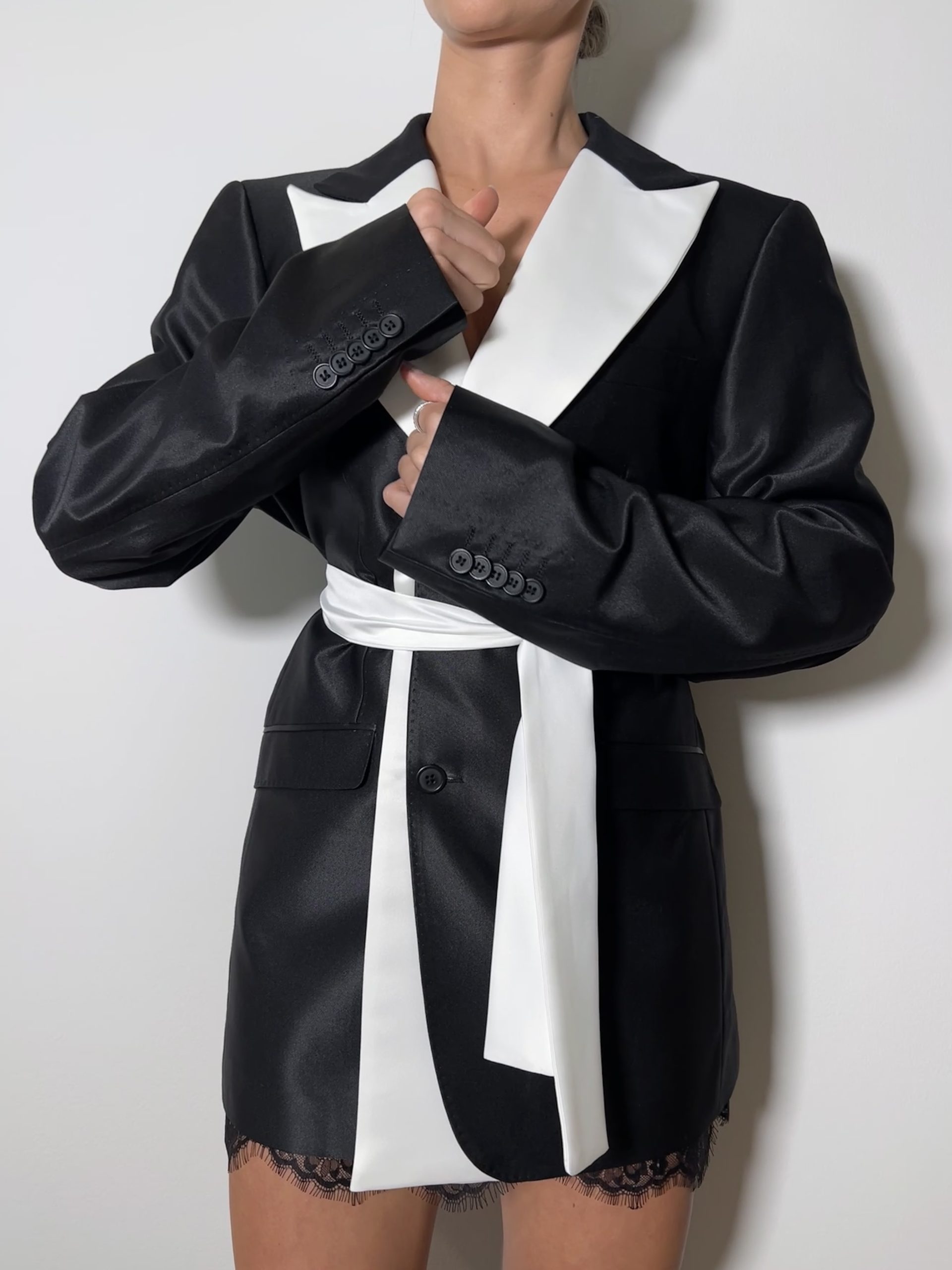 TOXEDO GLOW - Image 2